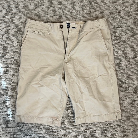 American Eagle Khaki Shorts - Picture 1 of 2